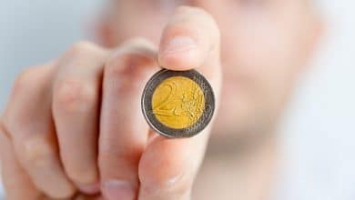 Difference Between Dealing Position and Cash Position Difference Between Dealing Position and Cash Position